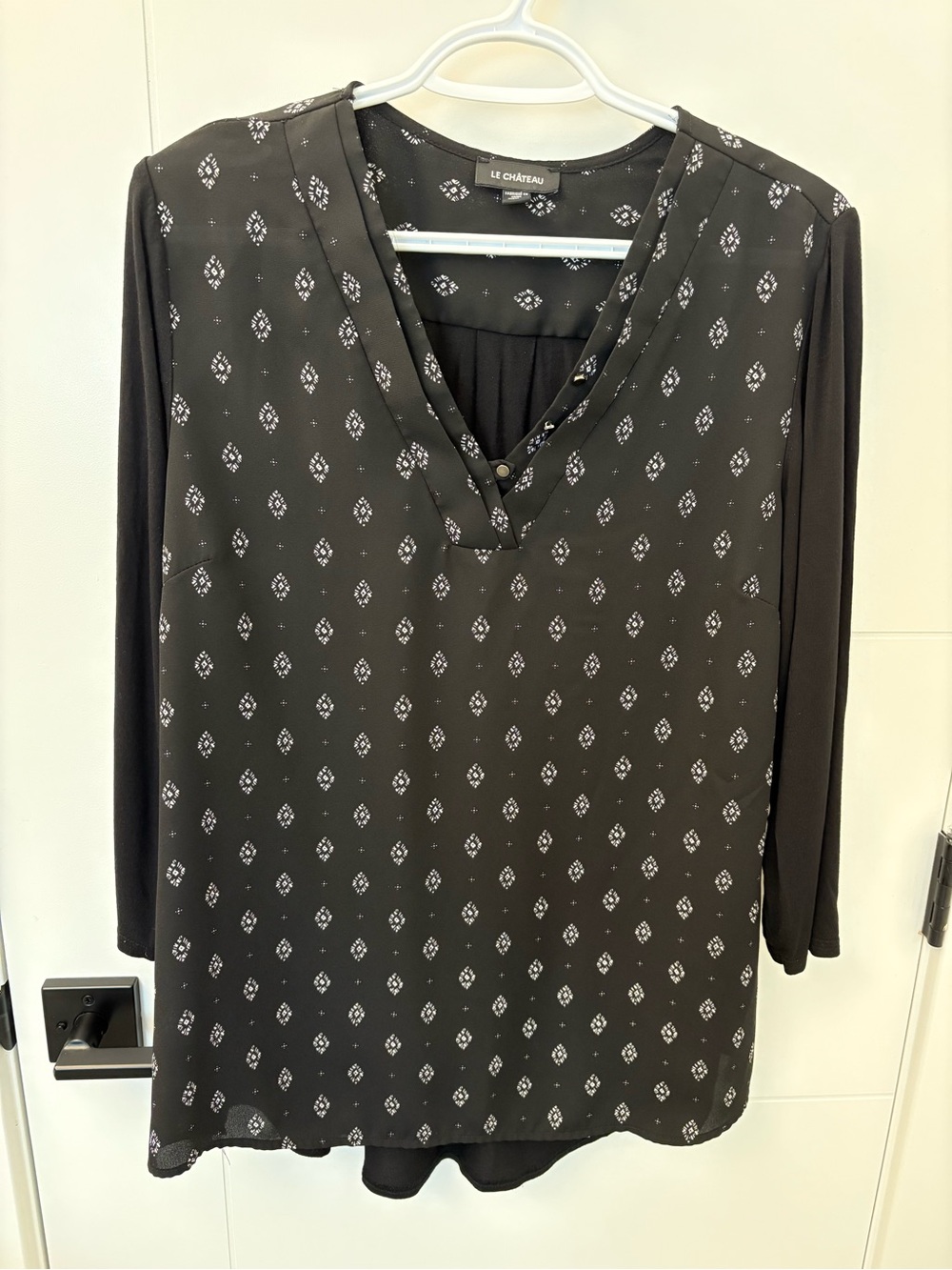 LE CHATEAU Black Printed V-Neck Long-Sleeve Blouse
